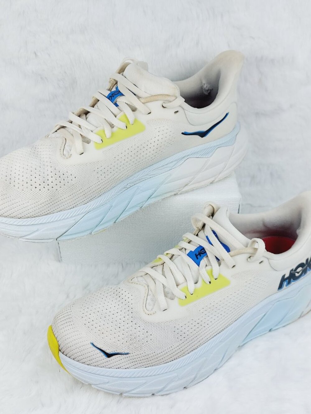 Hoka One One Men's Blanc De Blanc Virtual Blue Arahi 7 Running Shoes Size 9D - Picture 3 of 8